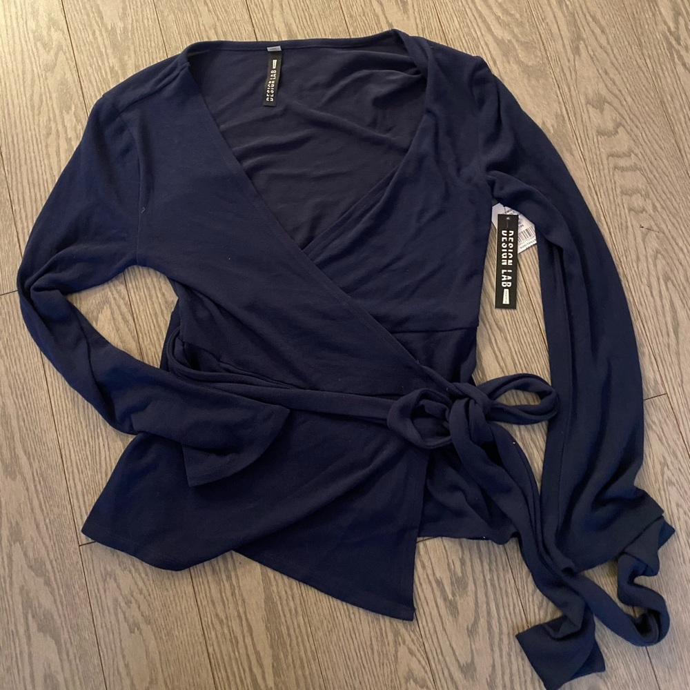 Designlab Lord and Taylor navy longsleeve wrap top